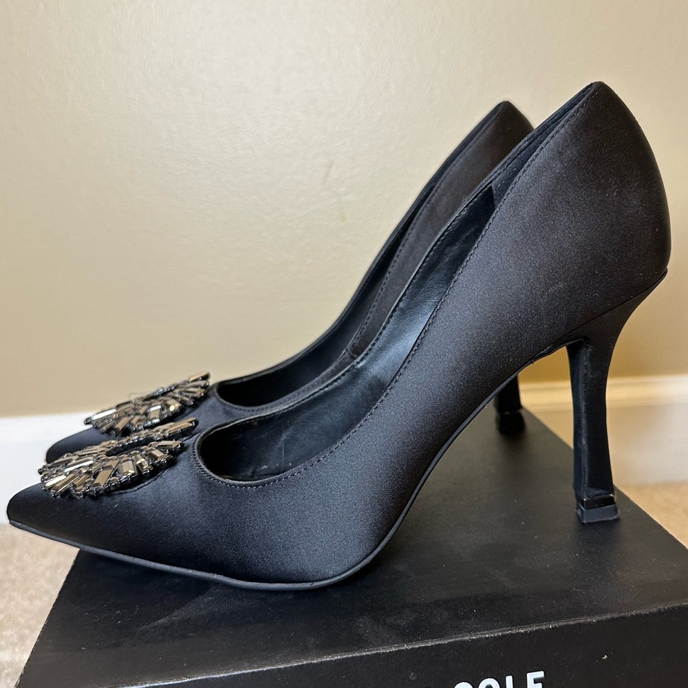 KENNETH COLE Romi Stardust Pointed Toe Pump - Picture 3 of 8